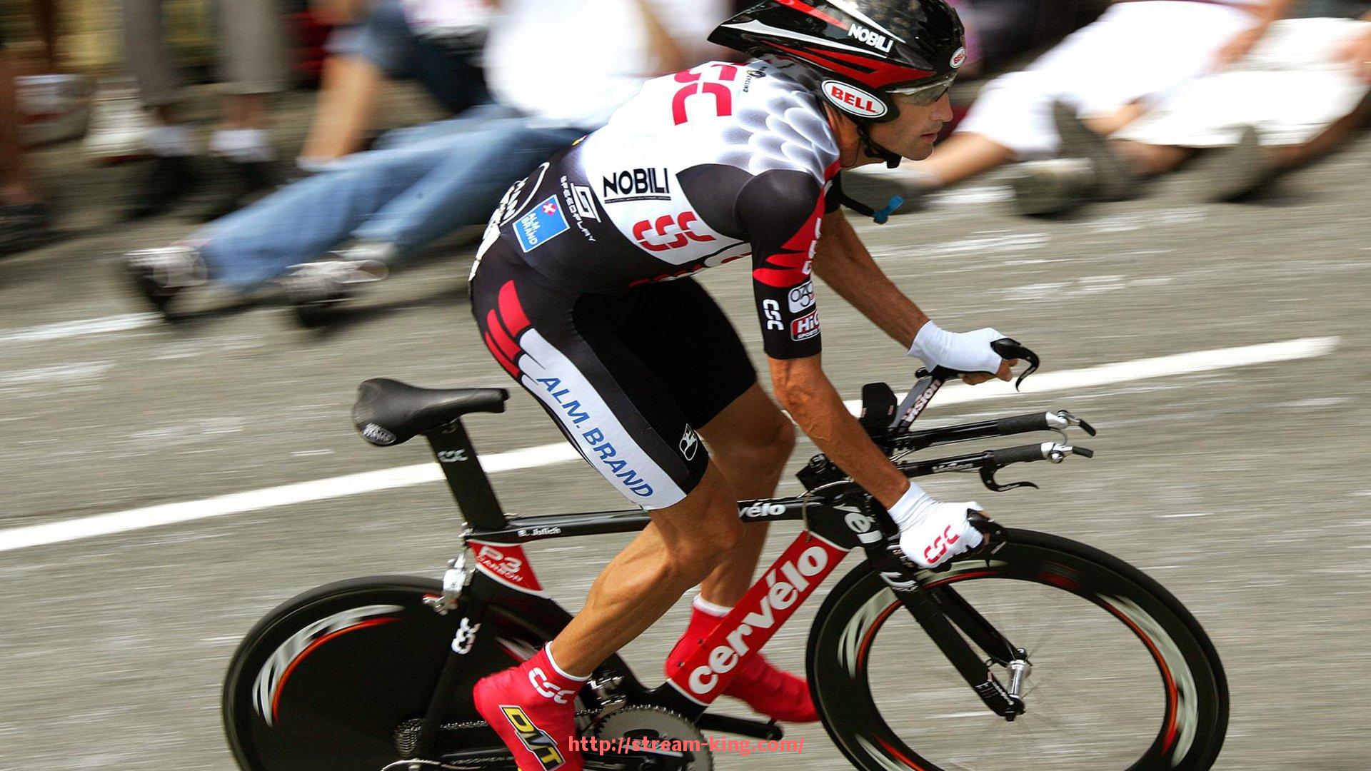 王者体育直播-勇士队在2024年季后赛中三分战术如何应对联防加强趋势